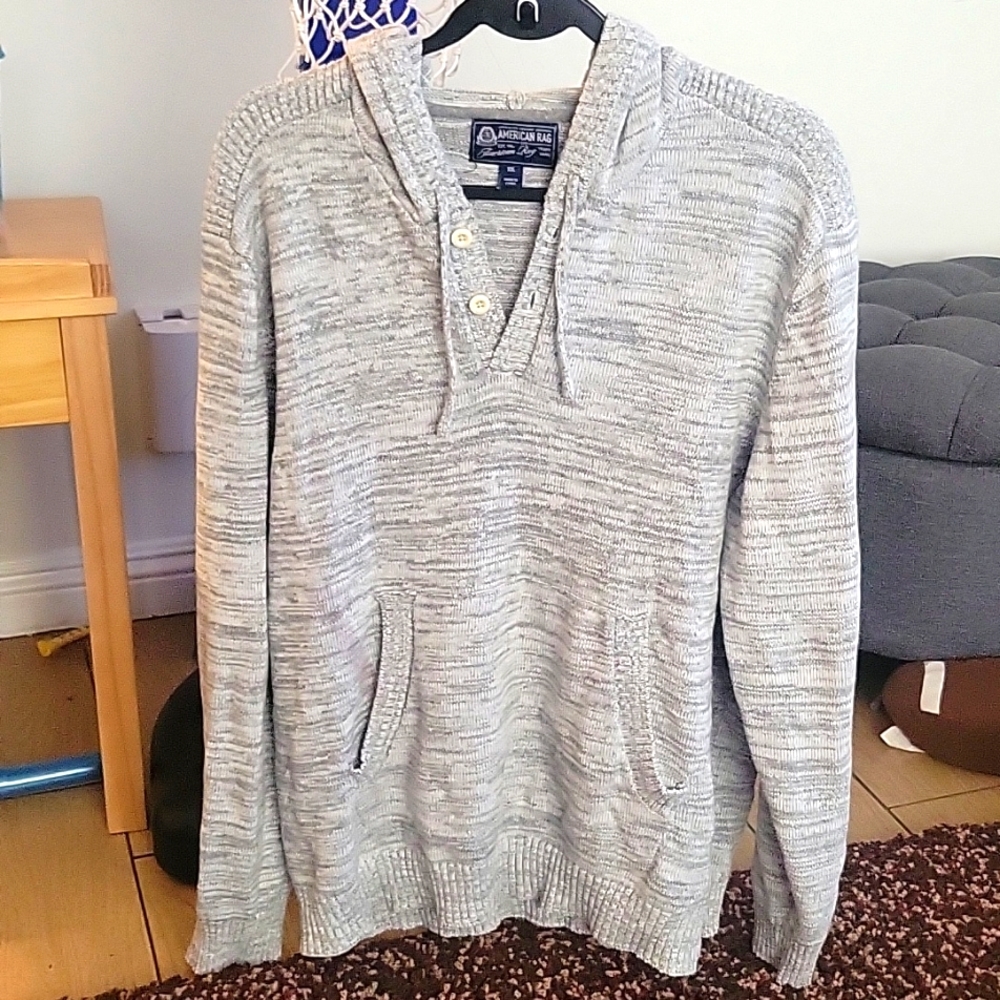 Pullover with front pocket